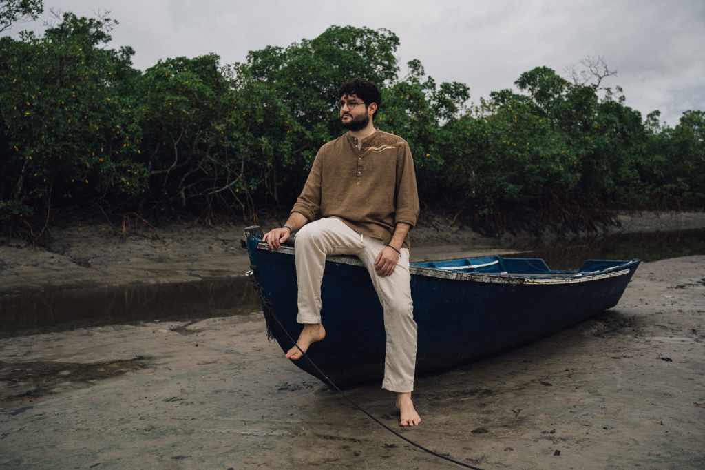 Marcos Lamy, com boas-novas, segue o remanso em seu Braço de Mar: “A música com verdade e intenção tem muito mais poder em&nbsp;mim”